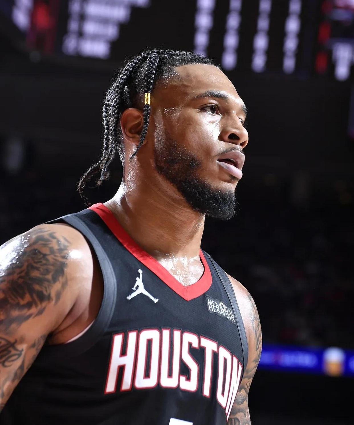 九游体育 -撑杆跳比赛视频